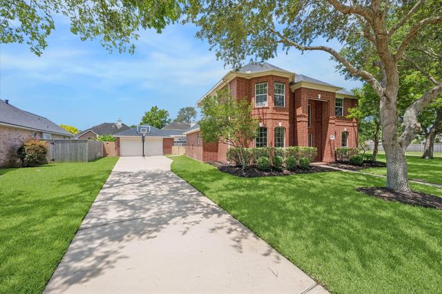 1331 Shady Bend Drive, Sugar Land, TX 77479