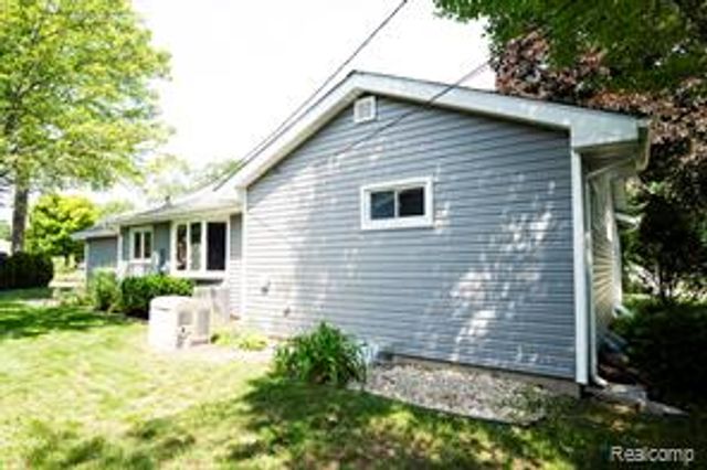 2016 Brandywine Lane, Port Huron, MI 48060