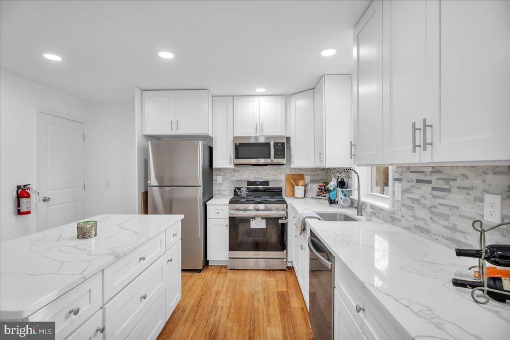 348 SILK ST, Lawnside, NJ 08045