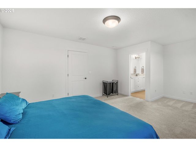 422 Ne TIMBERLINE St, Estacada, OR 97023