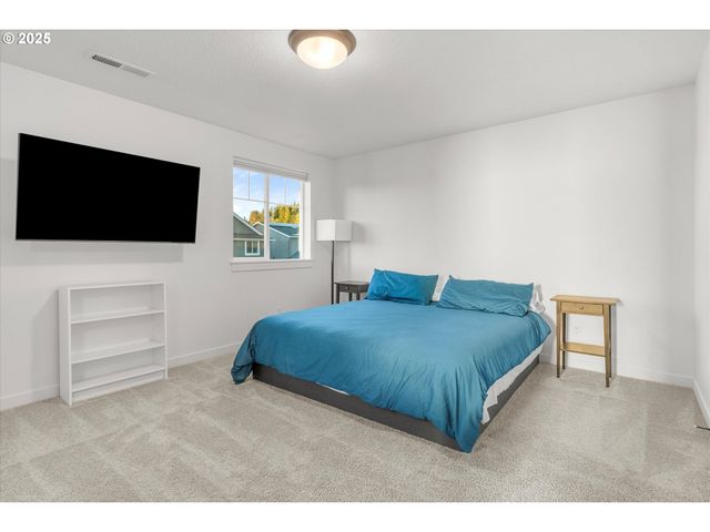 422 Ne TIMBERLINE St, Estacada, OR 97023