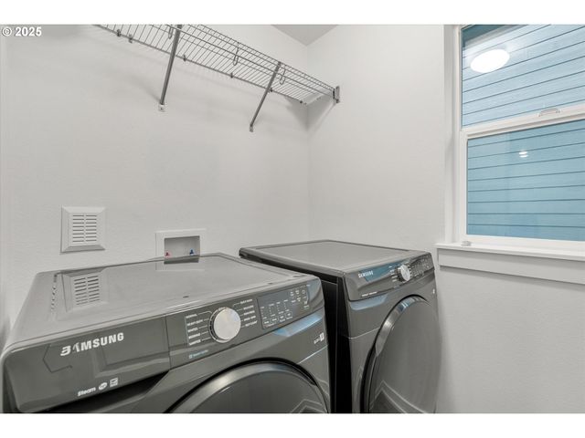 422 Ne TIMBERLINE St, Estacada, OR 97023