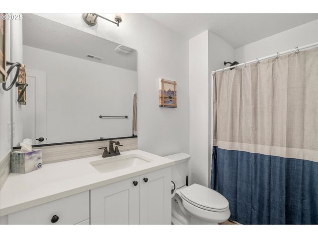 422 Ne TIMBERLINE St, Estacada, OR 97023