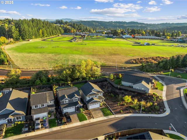 422 Ne TIMBERLINE St, Estacada, OR 97023