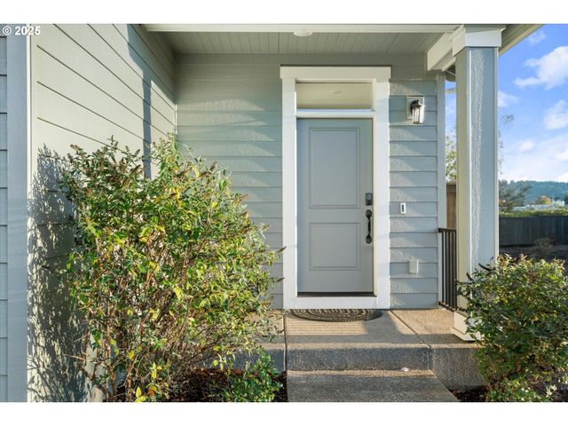 422 Ne TIMBERLINE St, Estacada, OR 97023