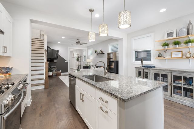 2127B 14th Ave, N, Nashville, TN 37208