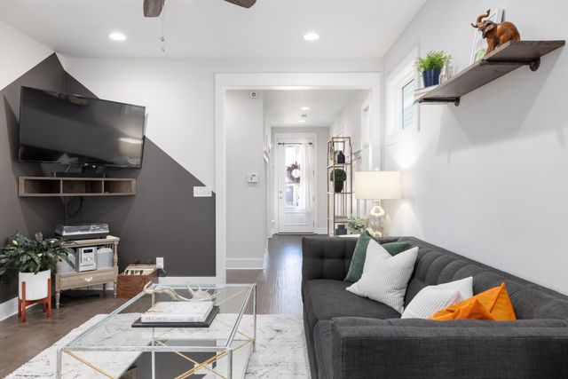 2127B 14th Ave, N, Nashville, TN 37208