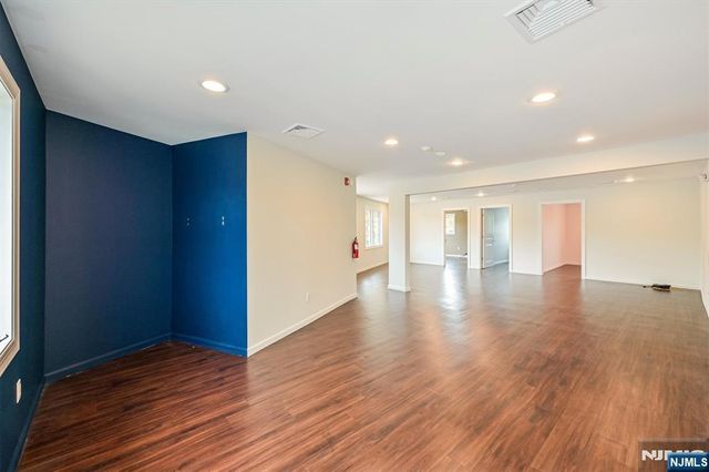 37 Riveredge Road, Tenafly, NJ 07670