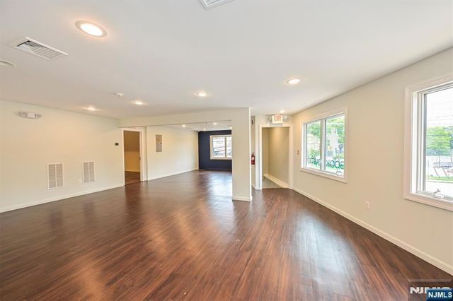 37 Riveredge Road, Tenafly, NJ 07670