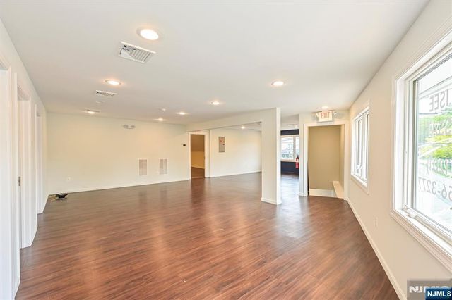 37 Riveredge Road, Tenafly, NJ 07670