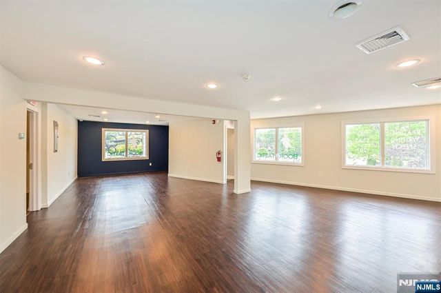 37 Riveredge Road, Tenafly, NJ 07670