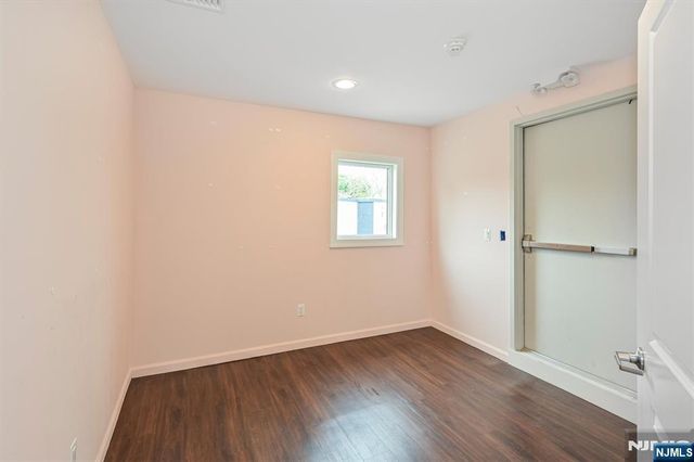 37 Riveredge Road, Tenafly, NJ 07670