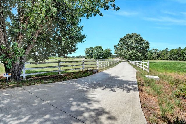 313 Henderson Road, Gray Court, SC 29645