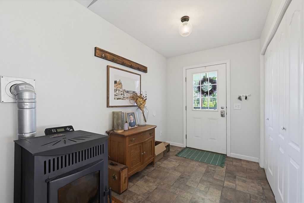 72 Frost Hill Avenue, Lisbon, ME 04252 — photo 5