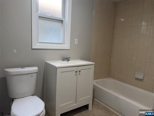 37 Mapes Avenue 2, Newark, NJ 07112