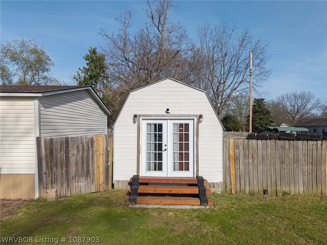 300 N Illinois Avenue, Panama, OK 74951