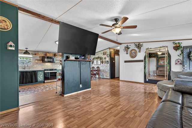 300 N Illinois Avenue, Panama, OK 74951