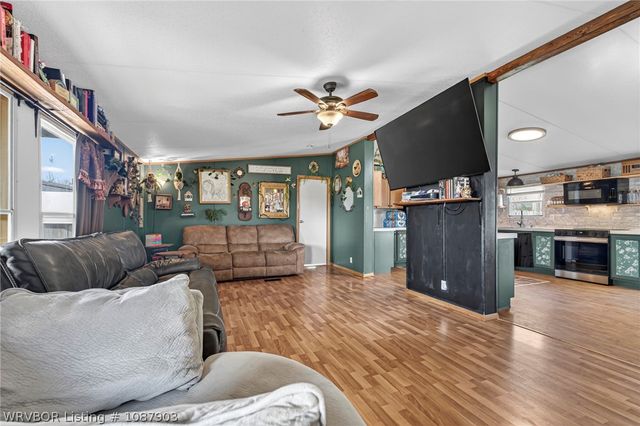 300 N Illinois Avenue, Panama, OK 74951