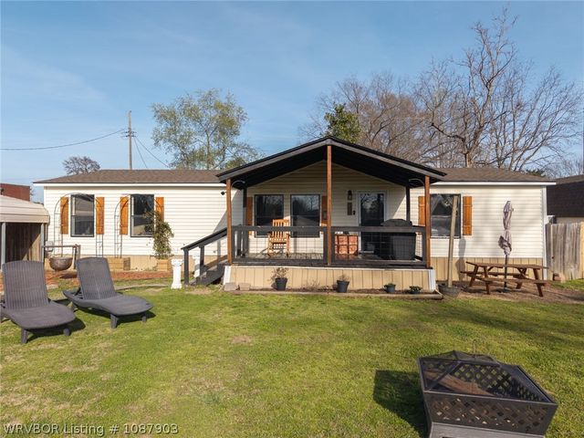 300 N Illinois Avenue, Panama, OK 74951