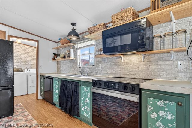 300 N Illinois Avenue, Panama, OK 74951