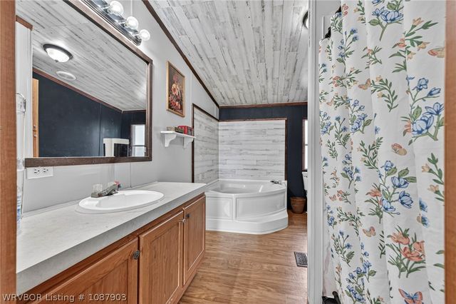 300 N Illinois Avenue, Panama, OK 74951