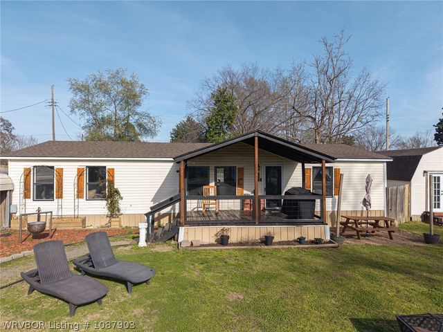 300 N Illinois Avenue, Panama, OK 74951