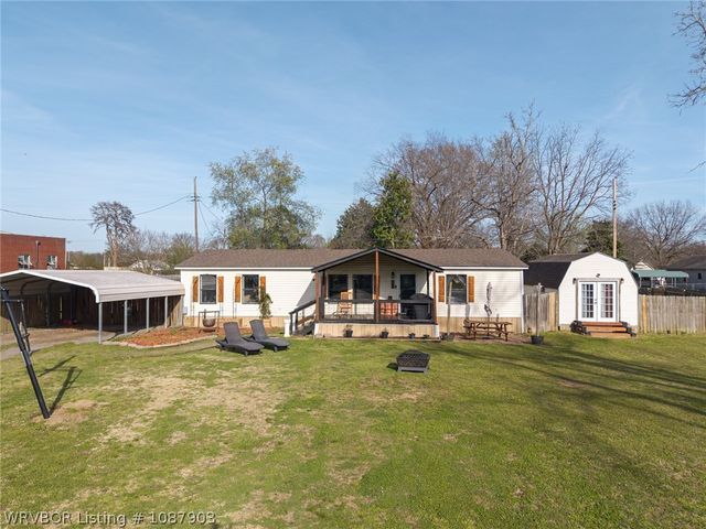 300 N Illinois Avenue, Panama, OK 74951