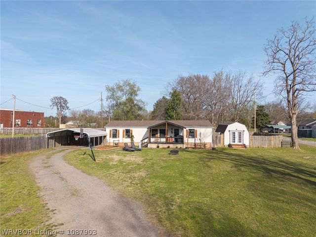 300 N Illinois Avenue, Panama, OK 74951