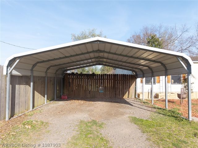 300 N Illinois Avenue, Panama, OK 74951