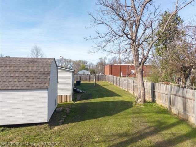 300 N Illinois Avenue, Panama, OK 74951