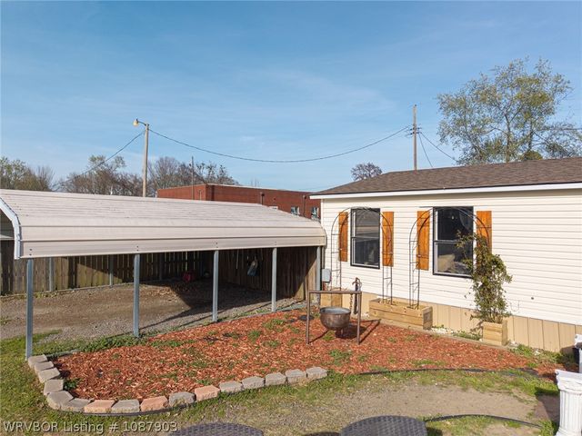 300 N Illinois Avenue, Panama, OK 74951