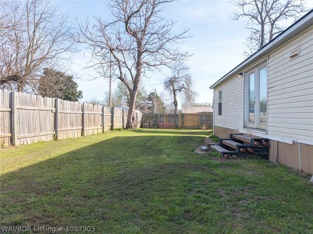 300 N Illinois Avenue, Panama, OK 74951