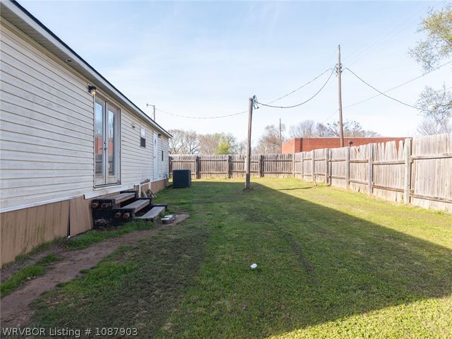 300 N Illinois Avenue, Panama, OK 74951