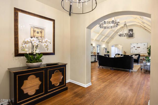 555 Meadow Grove Street, La Canada Flintridge, CA 91011