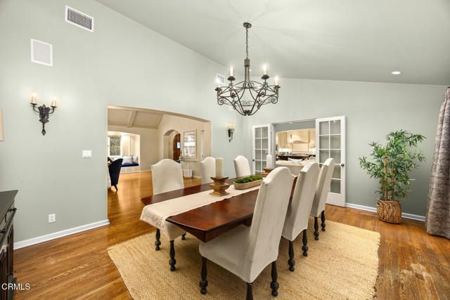 555 Meadow Grove Street, La Canada Flintridge, CA 91011