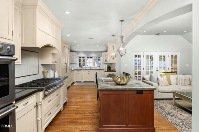 555 Meadow Grove Street, La Canada Flintridge, CA 91011