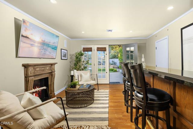 555 Meadow Grove Street, La Canada Flintridge, CA 91011