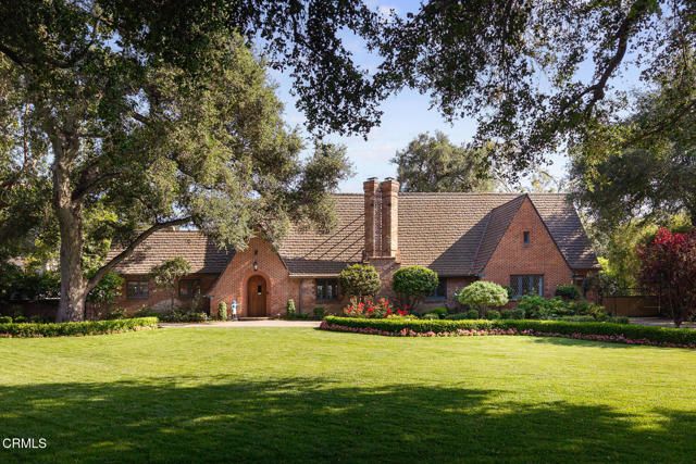 555 Meadow Grove Street, La Canada Flintridge, CA 91011
