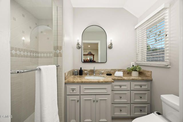 555 Meadow Grove Street, La Canada Flintridge, CA 91011