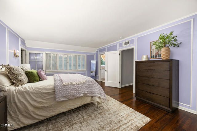 555 Meadow Grove Street, La Canada Flintridge, CA 91011