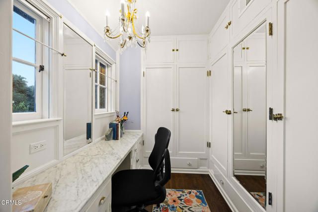 555 Meadow Grove Street, La Canada Flintridge, CA 91011