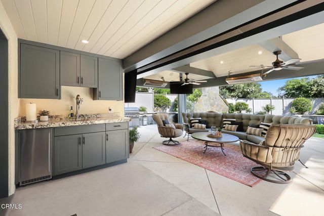 555 Meadow Grove Street, La Canada Flintridge, CA 91011