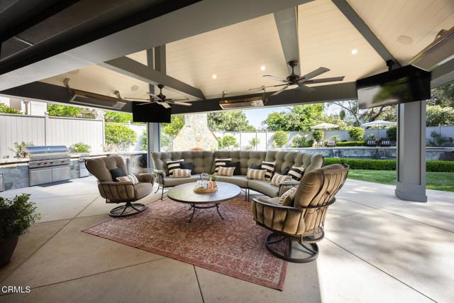 555 Meadow Grove Street, La Canada Flintridge, CA 91011