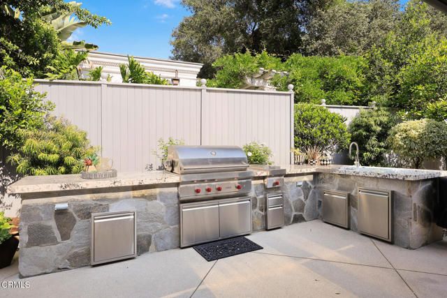 555 Meadow Grove Street, La Canada Flintridge, CA 91011