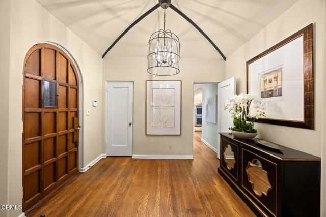 555 Meadow Grove Street, La Canada Flintridge, CA 91011