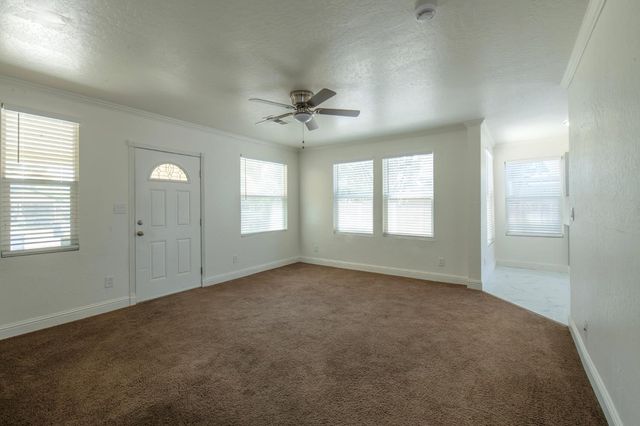 2115 N Ferger Avenue, Fresno, CA 93704