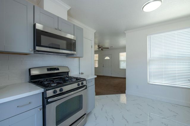 2115 N Ferger Avenue, Fresno, CA 93704
