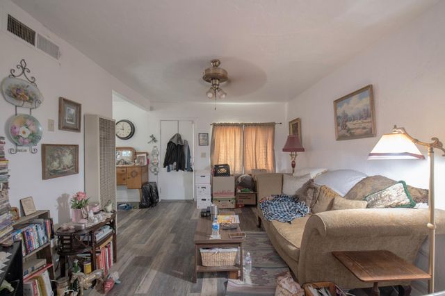 2115 N Ferger Avenue, Fresno, CA 93704