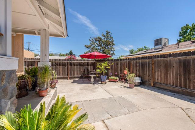 2115 N Ferger Avenue, Fresno, CA 93704