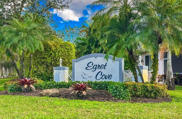 9740 Egret Chase Lane, West Palm Beach, FL 33411